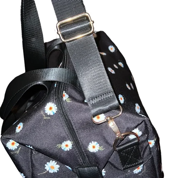 🌟NWT🌟 Alice + Olivia by Stacey Bendet Daisy Floral Duffle Bag Weekender - Picture 9 of 16